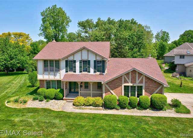 Property at 487 Boutell Dr, Grand Blanc, MI 48439 1516, 4 beds, 2.5 baths
