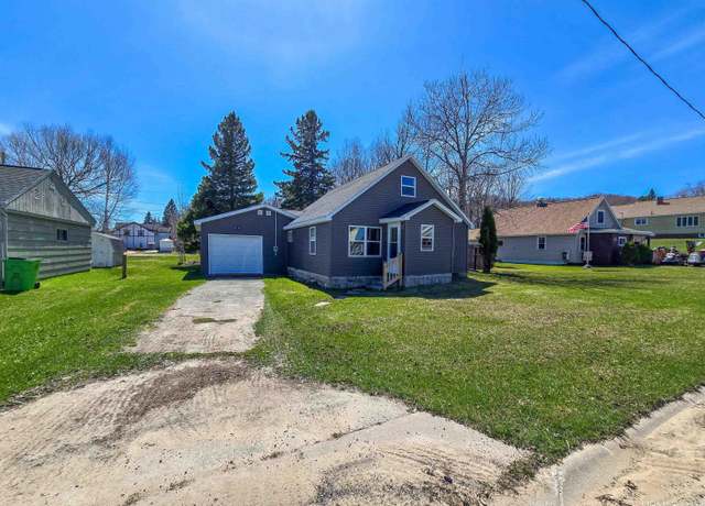 Property at 520 E Varnum St, Munising, MI 49862, 3 beds, 1 bath