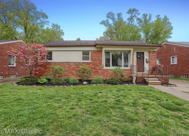 Property at 2912 Maplewood Ave, Royal Oak, MI 48073 3176, 3 beds, 1 bath