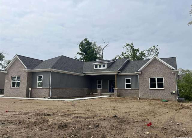 Property at 1296 Blue Ridge Pkwy, White Lake, MI 48383, 3 beds, 2.5 baths