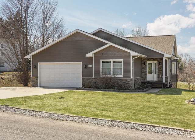 Property at 7277 E Leelanau Hills Dr, Traverse City, MI 49684-7527, 3 beds, 3 baths