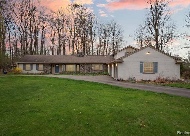 Property at 30255 Woodhaven Ln, Beverly Hills, MI 48025 4966, 4 beds, 2.5 baths