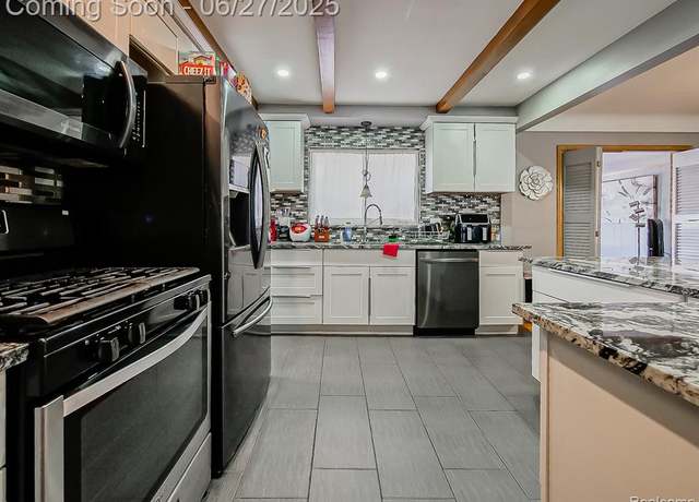 Property at 13973 Dixie, Redford, MI 48239 2801, 3 beds, 1.5 baths