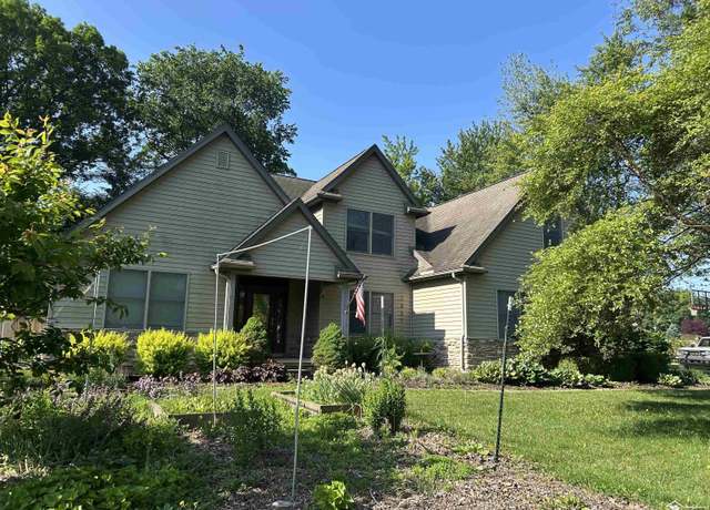 Property at 1433 Tennyson Dr, Temperance, MI 48182, 5 beds, 2.5 baths