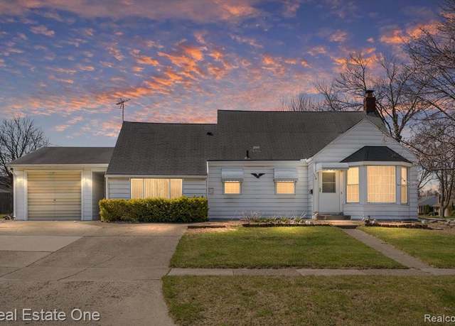 Property at 1114 BURLINGTON Dr, Mount Clemens, MI 48043 6507, 4 beds, 1.5 baths