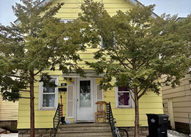Property at 311 S 9th St, Escanaba, MI 49829, 4 beds, 2 baths