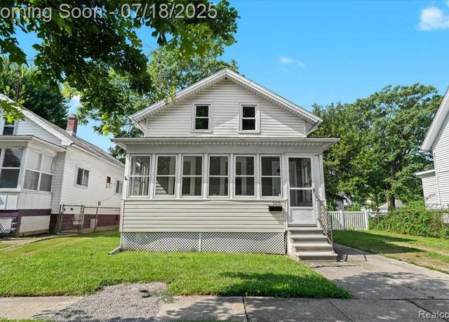 Property at 520 E 2nd St, Monroe, MI 48161 2089, 3 beds, 2 baths