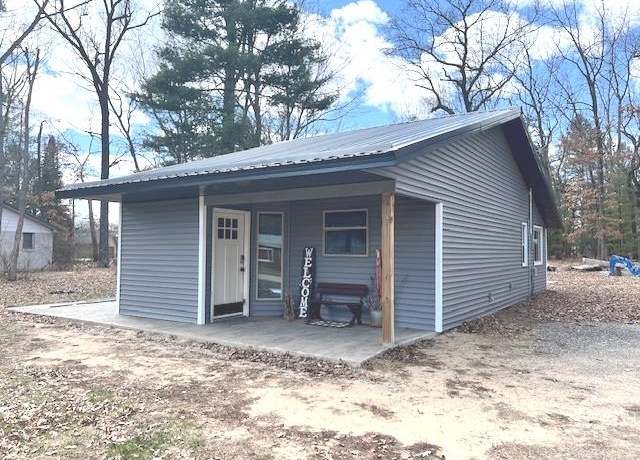 Property at 856 Oak Dr, Lake George, MI 48633, 1 bed, 1 bath
