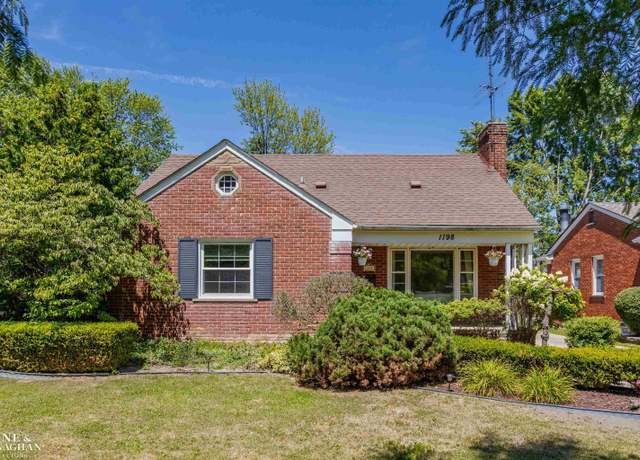 Property at 1198 Anita Rd, Grosse Pointe Woods, MI 48236, 3 beds, 2 baths