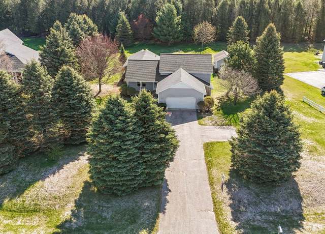 Property at 851 South Creek Ct, Traverse City, MI 49696, 4 beds, 3.5 baths