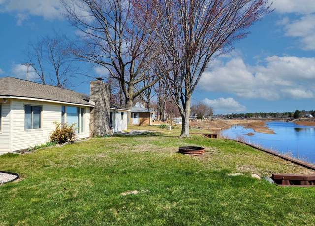 Property at 5475 Oakridge Dr, Beaverton, MI 48612, 3 beds, 1 bath