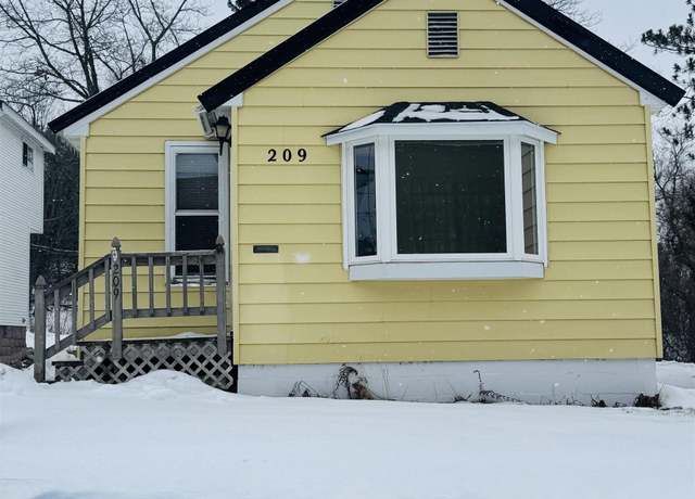 Property at 209 E Pine St, Ironwood, MI 49938, 2 beds, 1 bath