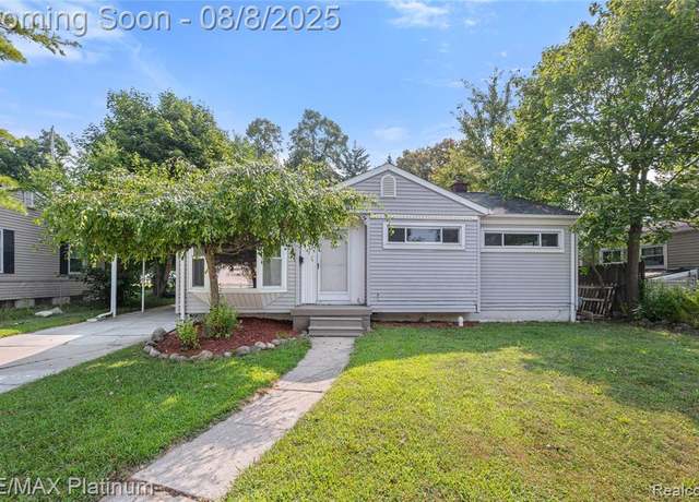 Property at 708 Elmwood Dr, Fenton, MI 48430 1407, 3 beds, 2 baths