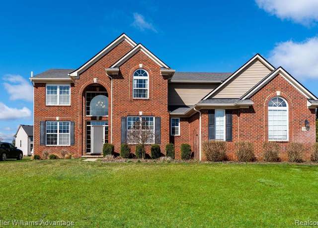Property at 25685 Coach Ln, South Lyon, MI 48178 1916, 4 beds, 3.5 baths