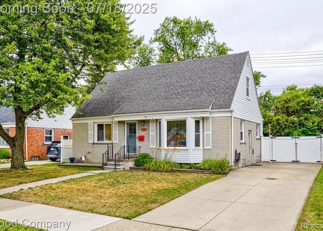 Property at 923 E 4th St, Royal Oak, MI 48067 2805, 3 beds, 1 bath