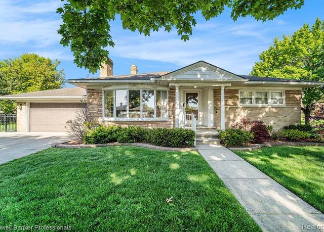 Property at 20915 Lakeland Ct, Saint Clair Shores, MI 48081 3362, 2 beds, 1.5 baths