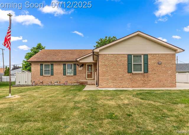 Property at 17054 Matthews St, Riverview, MI 48193 4709, 3 beds, 2.5 baths