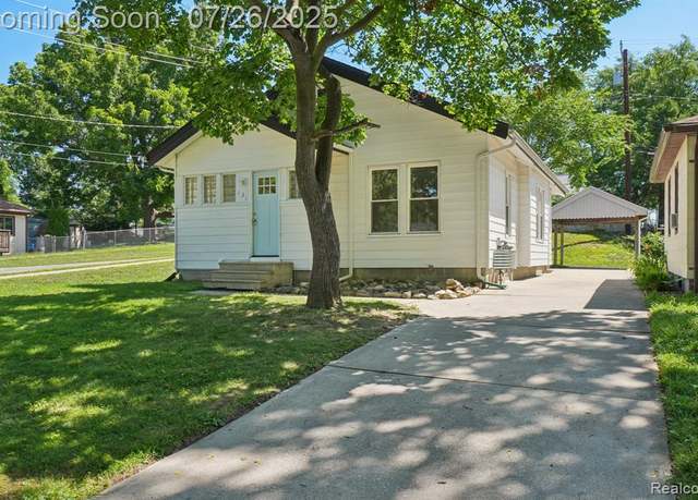 Property at 131 S Tilden Ave, Waterford, MI 48328 3871, 2 beds, 1 bath