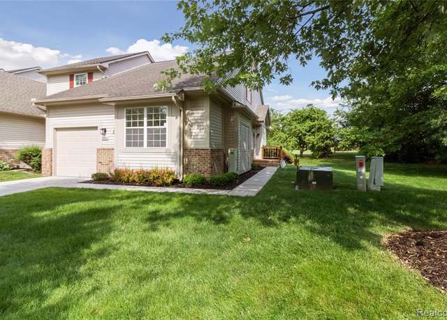 Property at 41683 Juniper Cir, Novi, MI 48377, 3 beds, 3 baths
