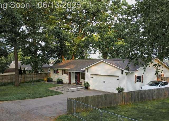 Property at 3965 Midland Rd, Waterford, MI 48329 2035, 3 beds, 2 baths