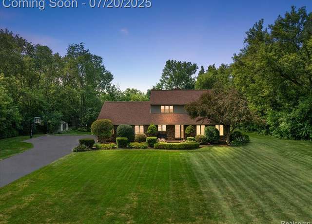 Property at 55314 Park Pl, New Hudson, MI 48165 9568, 3 beds, 3 baths