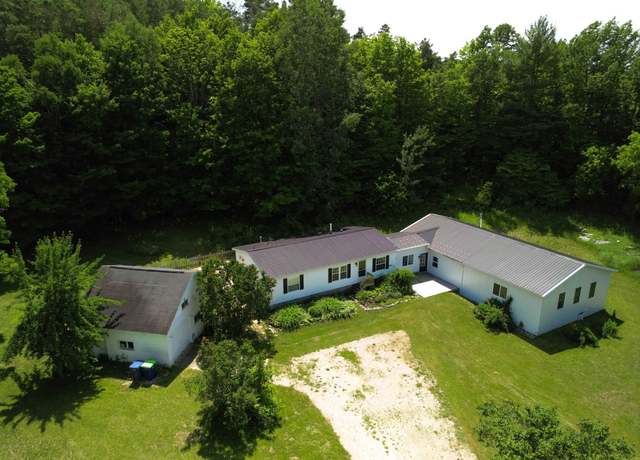 Property at 457 N Garfield, Traverse City, MI 49696-8526, 6 beds, 2 baths