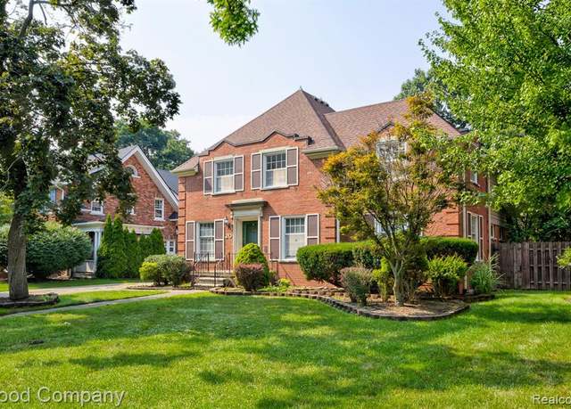 Property at 20 OXFORD Blvd, Pleasant Ridge, MI 48069 1111, 5 beds, 3.5 baths