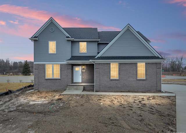 Property at 26328 Silver Creek Dr, Brownstown, MI 48134, 4 beds, 2.5 baths