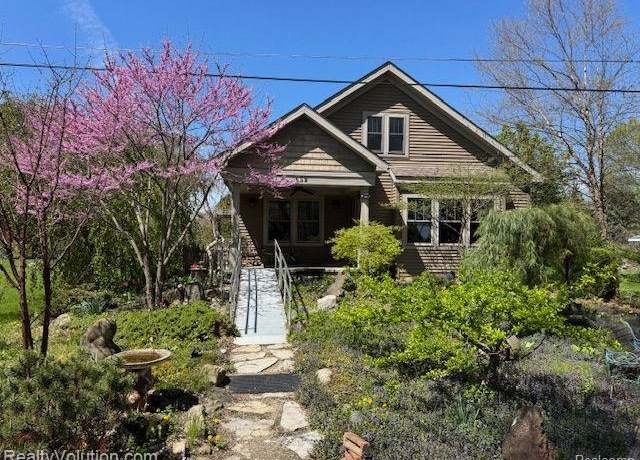 Property at 559 HEENAN Dr, Lapeer, MI 48446 3437, 2 beds, 1.5 baths
