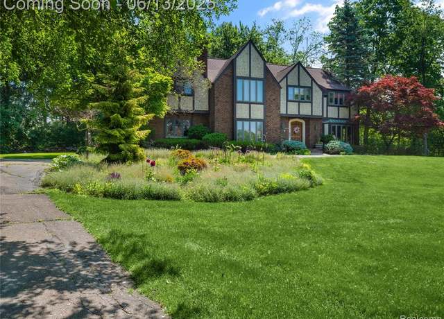Property at 28960 Millbrook Rd, Farmington Hills, MI 48334 3118, 6 beds, 3.5 baths