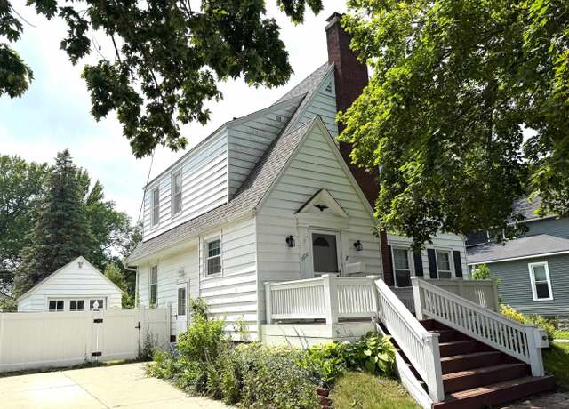 Property at 1606 Prairie St, Essexville, MI 48732, 3 beds, 1 bath