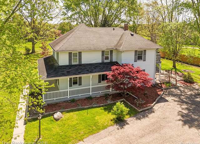 Property at 4075 W Wilson Rd, Clio, MI 48420 9481, 4 beds, 3 baths