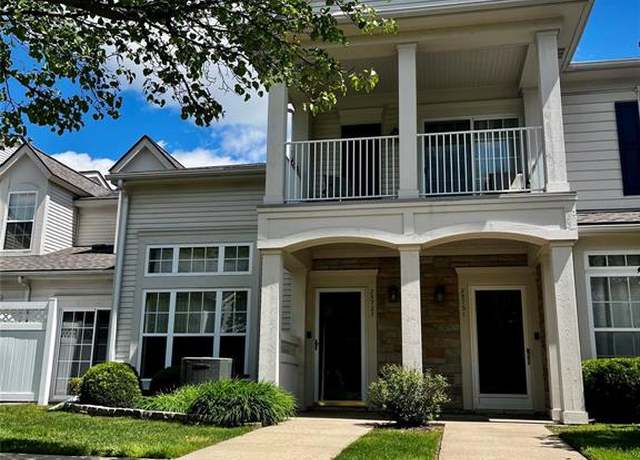 Property at 25727 Maritime Cir, Harrison Twp, MI 48045 3074, 2 beds, 2.5 baths