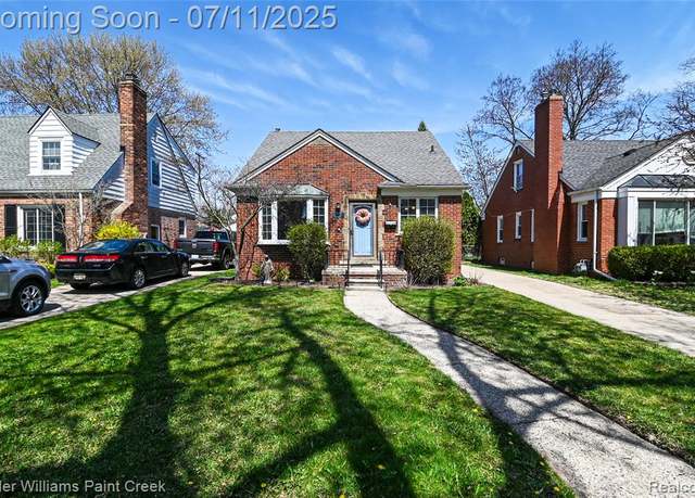 Property at 1968 Oxford Rd, Grosse Pointe Woods, MI 48236 1826, 3 beds, 1 bath
