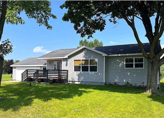 Property at 838 Meadow Dr, Traverse City, MI 49685, 3 beds, 1 bath