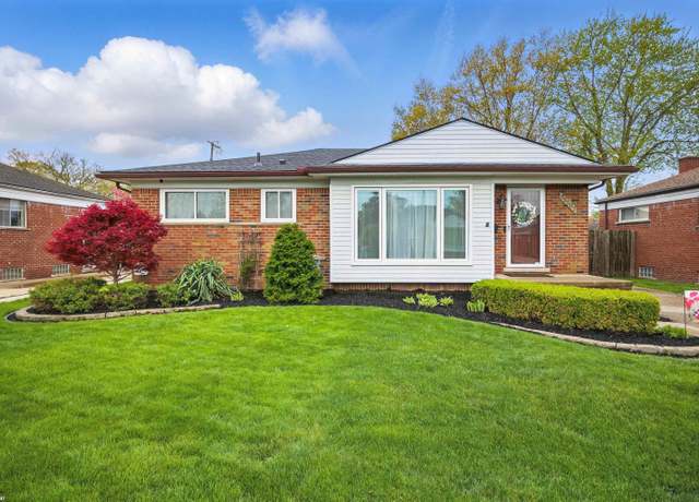 Property at 25507 Harmon St, Saint Clair Shores, MI 48081, 3 beds, 1.5 baths