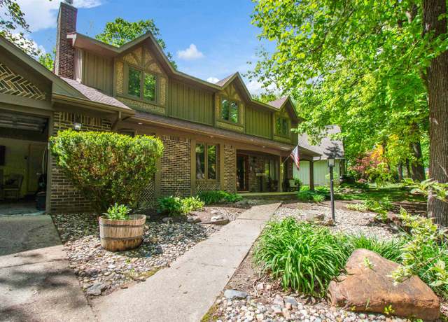 Property at 1330 Kings Carriage Rd, Grand Blanc, MI 48439, 4 beds, 2.5 baths