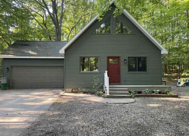 Property at 5700 Oak Run Rd, Farwell, MI 48622, 2 beds, 1.5 baths