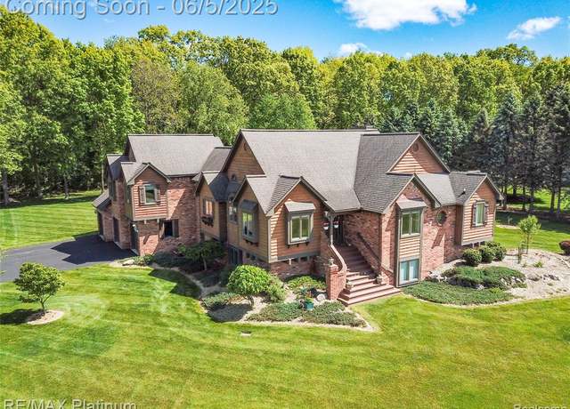 Property at 10519 La Salle Pl, Brighton, MI 48114 9091, 5 beds, 4 baths