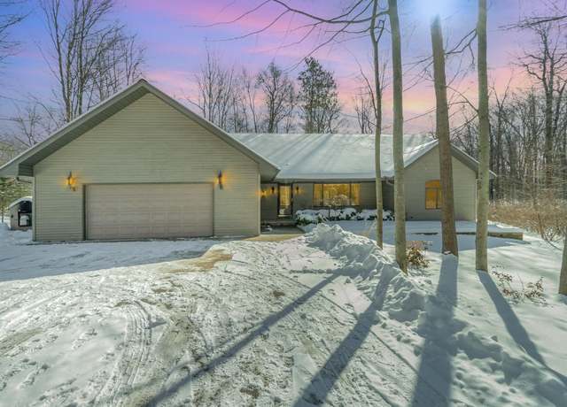 Property at 60 killarney Beach Rd, Bay City, MI 48706, 3 beds, 2.5 baths