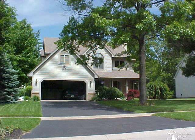Property at 3436 Shadywood Dr, Lambertville, MI 48144, 4 beds, 2.5 baths
