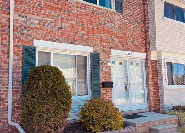 Property at 8080 Farnum Ct, Warren, MI 48093, 2 beds, 1.5 baths
