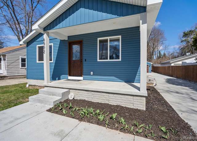 Property at 6502 CREST Dr, Waterford, MI 48329 2903, 2 beds, 2 baths