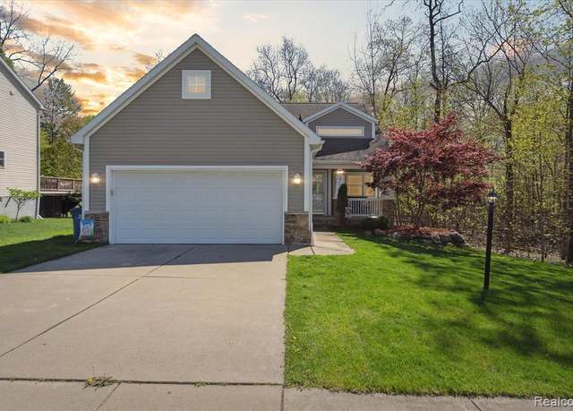 Property at 172 Laura Ln, Linden, MI 48451 8446, 3 beds, 2.5 baths