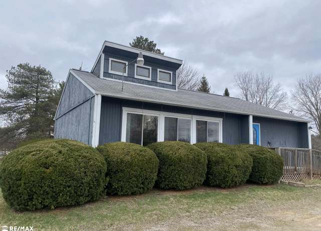 Property at 8009 N Mckinley Rd, Flushing, MI 48433