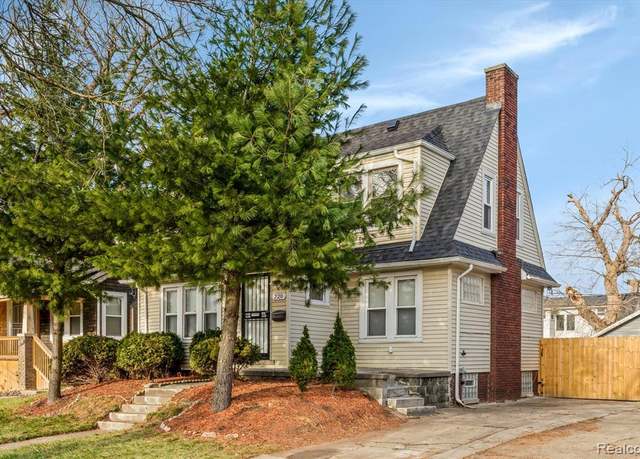 Property at 220 MOSS St, Highland Park, MI 48203 2680, 3 beds, 1.5 baths