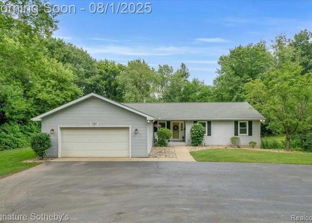 Property at 3793 Curdy Rd, Howell, MI 48855 9773, 3 beds, 2.5 baths