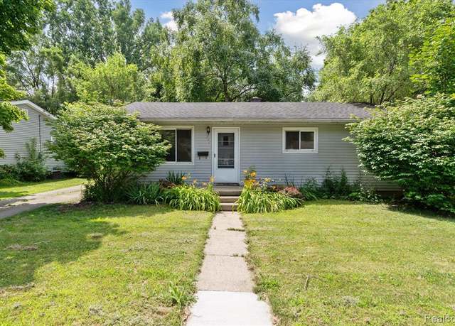 Property at 761 Elmwood Dr, Fenton, MI 48430 1474, 3 beds, 1.5 baths