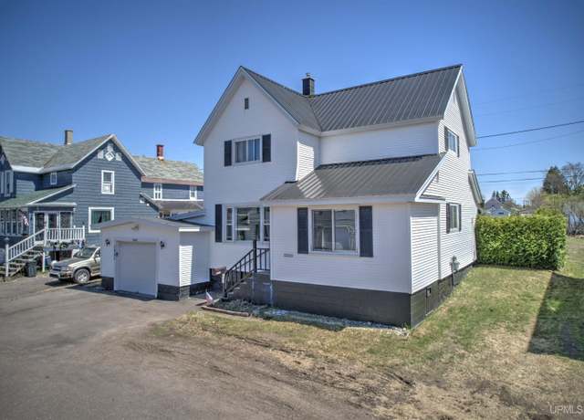 Property at 56650 Hecla St, Calumet, MI 49913, 3 beds, 1 bath