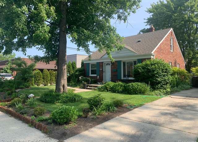 Property at 2368 STANHOPE St, Grosse Pointe Woods, MI 48236 1910, 3 beds, 2 baths